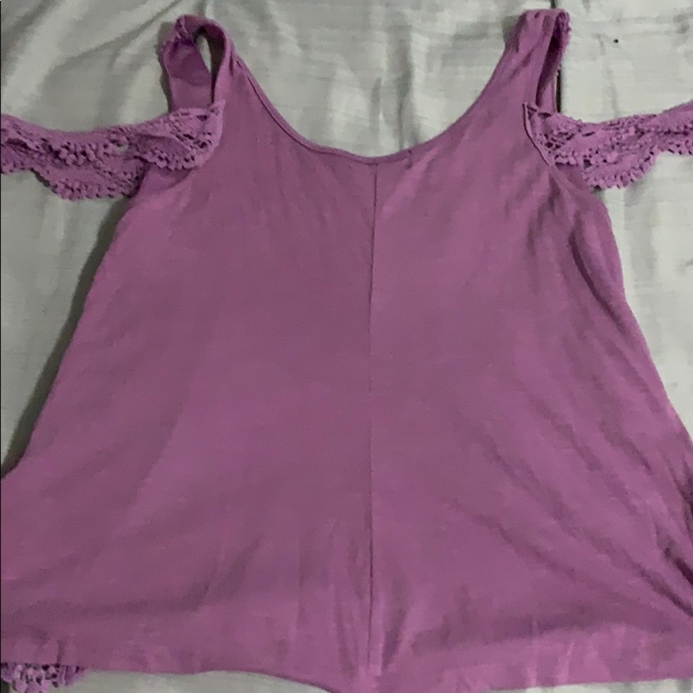 Cold shoulder - Picture 2 of 2